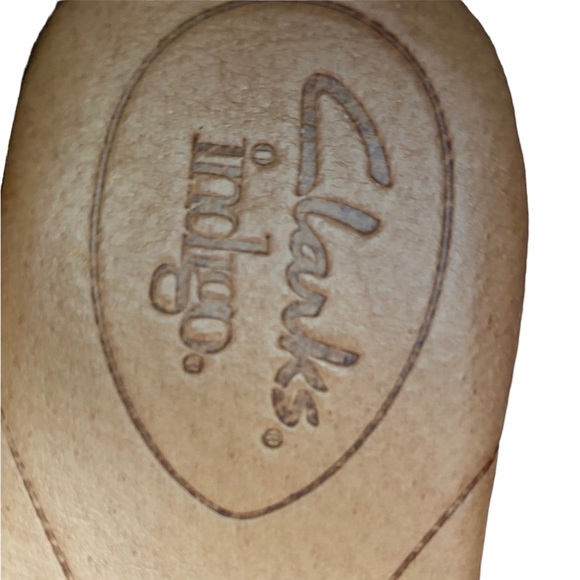 Clarks Indigo Maroon Suede Slip On Quilted Flats Size 7 - Picture 4 of 6